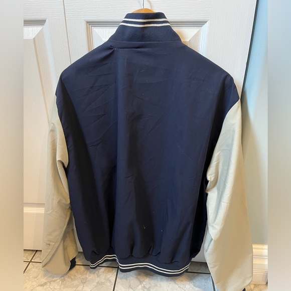 Retro/Vintage style bomber jackets, size L for an oversized look. - Picture 3 of 4